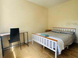 Free parking with spacious double bedrooms near Abby Wood for Elizabeth Line and Network Rail - Abbey Wood - 8