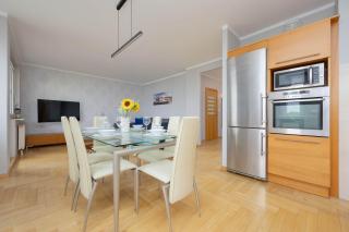 Wooden Apartment Żytnia in Warsaw with Parking by Noclegi Renters - Warsaw - 1