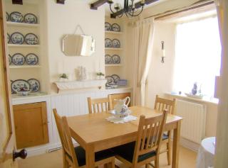 Traditional 2 Bedroom Thatched Cottage - East Budleigh - 4
