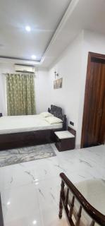 Peacock Bay Villa Holiday Home - Greater Noida - 7