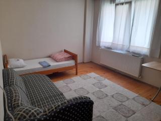 Room - Sabiha Gokcen Airport and Metro - Eskiömerler - 0