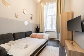 W33 - Prime Location - Comfortable Quality Apartments by BQA - 7