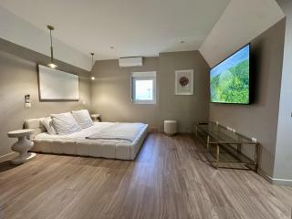 AMMG Tour Marina – Suites Signature | Vue Mer Panoramique, Jacuzzi & Design - Calais - 1