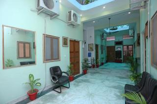 Super Collection-O Sara Grand Near Ram Manohar Lohia hospital - Chinhat - 0
