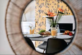 Luxury 3 Bedroom House, Save Big, Wi-Fi, Free Parking, Sleeps 5 - Dallington - 1