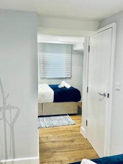 Modern Folkestone Habour 3 Bedroom Ground Floor Apartment - 1