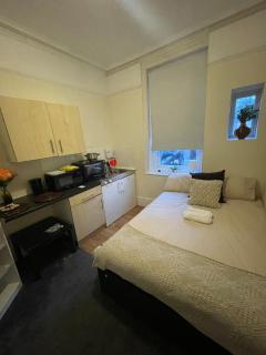 Studio Flat - Moffat - 2