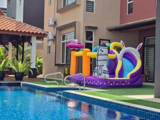 DesaruTropInnCorner BBQHut LuxPool Hoops&KTVPartyON - Bandar Penawar - 1