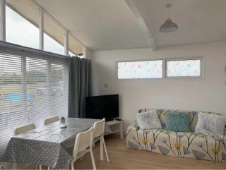 Foxys Seaside Retreat - Withernsea - 2