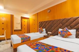 FabHotel Sonargaon - Near park street - 2