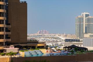 Chic Apartment in Dubai Marina - 4