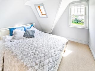 Sea View - Hollington - 2