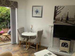 Oakleigh 1 bed ground floor garden view apartment FREE ONSITE PARKING - Stratford-upon-Avon - 9