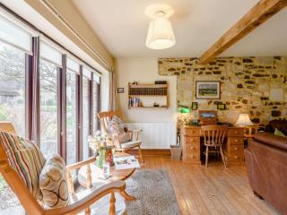 3 Bed in Coombe Keynes DC029 - Wool - 5