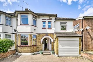 Your perfect home away from home - Brent - 0