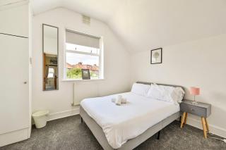 Your perfect home away from home - Brent - 8