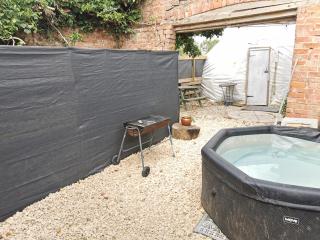 Secret Heated Dome, Hot Tub,Firepit Projector in Lincoln - 0