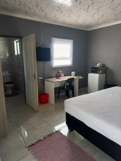 K K K Guesthouse - Secunda - 4