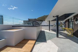 Stunning Sea Point pad- 300m to promenade - 9