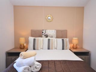 3 Bed in Brixham BX012 - Brixham - 2