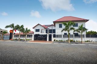 MQE SkyLodge Hotel - Prampram - 0
