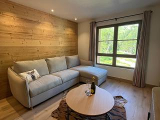 Ski In-Ski Out Luxe Chalet Apartment in Arc 1950 - Newly Renovated - 9