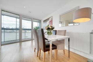 Spacious 2-Bed 2-Bath Apartment with River Views - Greenwich London Ideal for Business Leisure & Long Stays - Londra - 7