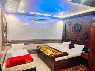 Hotel Shree Hanumaan G Near Shree Ram Janam bhoomi &Temple - RamKot Fort - Restaurant & Free Public Parking - Fully Air Conditioning Rooms - Best Hotel - Ayodhya - 3