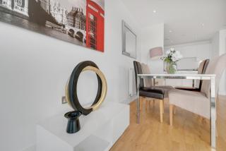 Spacious 2-Bed 2-Bath Apartment with River Views - Greenwich London Ideal for Business Leisure & Long Stays - Londra - 5