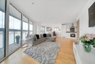 Spacious 2-Bed 2-Bath Apartment with River Views - Greenwich London Ideal for Business Leisure & Long Stays - Londra - 8