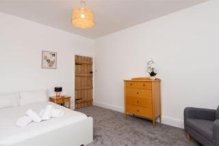 Convenient 2BR Near Manchester Airport - Manchester - 0