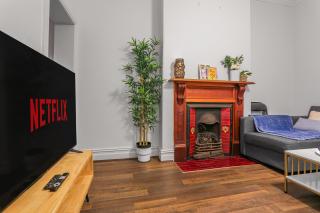 Spacious 4 Bedroom House Darling Harbour-10 Guests - Sydney - 4