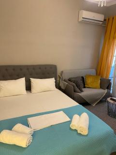Myron Cozy Apartment For 2 - 8