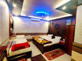 Hotel Shree Hanumaan G Near Shree Ram Janam bhoomi &Temple - RamKot Fort - Restaurant & Free Public Parking - Fully Air Conditioning Rooms - Best Hotel - Ayodhya - 6