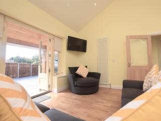 3 Bed in Wroxham 57997 - Worstead - 1