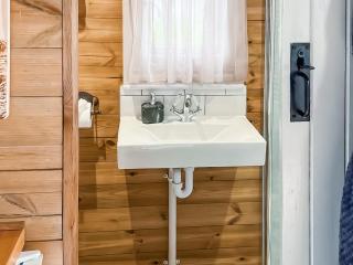 Tyr Bugail Shepherds Hut - Llanddwywe - 5