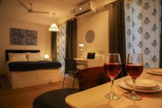 Airport Runway View from terrace,Coffee Maker,Luxe - Poona - 1