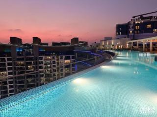 Luxury Apartments - Sea View, Beach Access & Infinity Pool - Seven Palm Residences - 3