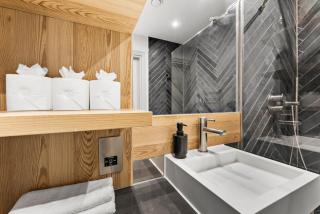 Sleek and Stylish 2 Bed in Central London - Balcony - Londra - 1