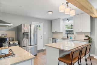 Comfortable 4 Bedroom House Minutes from Uptown Charlotte - 3