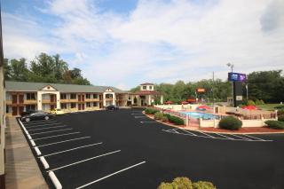 Americas Best Value Inn Pilot Mountain - 9