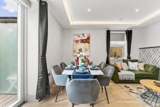 Sleek and Stylish 2 Bed in Central London - Balcony - Londra - 6