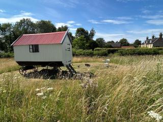 The Shepherds Hut - Hindringham - 7