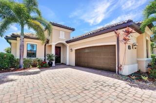 Active Luxury Living with Golf Amenities - Bonita Springs - 8