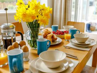 3 Bed in West Bay DC117 - West Bay - 5