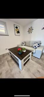 Zwei Zimmer Wohnung Nah Flughafen Messe - Filderstadt - 1