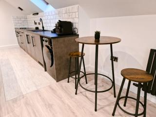 Lorraine's Loft - Cookstown - 7