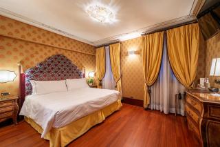 Locanda Remedio - Venice - 7