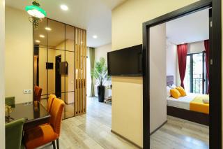 Comfortable 2BR Apt with 3 Balconies - by Wehost - Tbilisi - 3