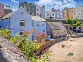 2 Bed in Tenby 88608 - Tenby - 0
